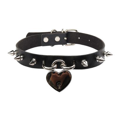 China Punk Rock CLASSIC Heart Pendant Necklace Personality Women PU Chocker With Rivet for sale