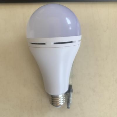 China 7w 9w 12w 15w Batería recargable Alimentada con luz de emergencia LED E27 bombilla para 110-265v en venta