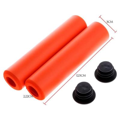 China Lightweight Cycling Parts Accessories Bike Handle Grips Silicone Material Bicycle Handle Bar Grips  Anti-Slip Bike Handlebar Grips for sale