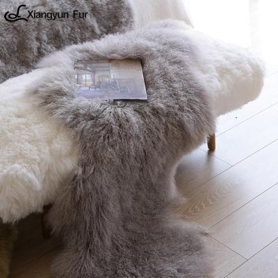 China Modern Smooth Natural Soft Fluffy Blanket Floor Design Feeling Rug Area Rug Genuine Custom Lamb Fur for sale