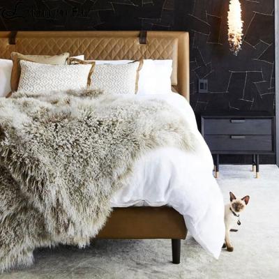 China Soft Soft Feeling Fashion Design Blanket Soft Warm Fluffy Animal Blanket Customized Real Fur Throw Blanket for sale