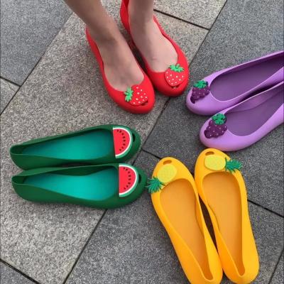 China New Summer Fashion Women Ladies PVC Durable Fruit Flat Sandals Jelly Shoes for sale