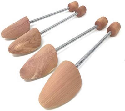 China Hold down shape adjustable shoe tree cedar wood/shoe trees/wooden metal knob, Schuhspanner/wooden shoe stretcher for sale