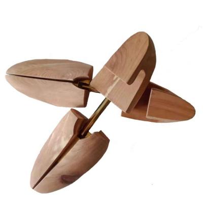 China Hold down shape shoe tree adjustable cedar / shoe trees / metal wood knob, Schuhspanner for sale