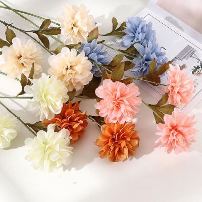 China Fashional Artificial Flower Three Heads Dahlia Bouquet Wedding Hall Decoration Road Lead Chrysanthemum Rich Ball Home Flowers for sale