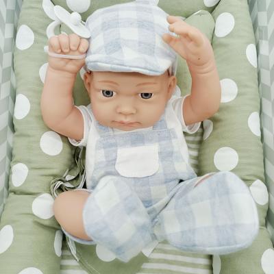 China 18 Inch Newborn Reborn Baby Vinyl Doll Mannequin Boys Girls - Doll Toys With Cotton Bed for sale