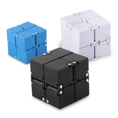 China 2017 durable hot sale folding fidgety person cube toys and plastic magic infinity cube for sale