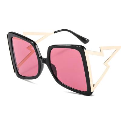 China Crystal Sexy Frame Rhinestone Eyewear Luxury Diamond Cat Eye Sunglasses Women Semi-Rimless Sun Glasses Fashion Sun Glasses for sale