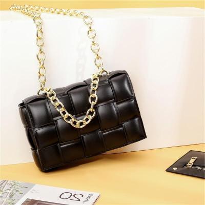 China 2022 New Fashion High Quality PU Braided Handbags For Women Shoulder Bag Purse Luxury Chain Diagonal Ladies for sale