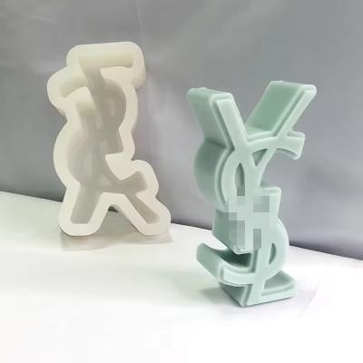 China Silicone rubber Custom Diy Decoration Hars Crafts Giet Epoxy Hars Vormen Grote letters Luxe merk logo Te koop