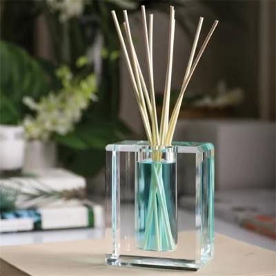 China Home Decorative Aromatherapy Essential Oil Fragrance Perfume Crystal Glass Bottle Luxury Reed Diffusers for sale