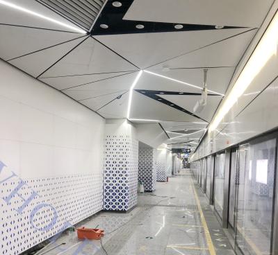 China Interior 4.0mm 5005 Alloy Thickness Ceramic Coated Aluminum Panel For City Rail Way zu verkaufen