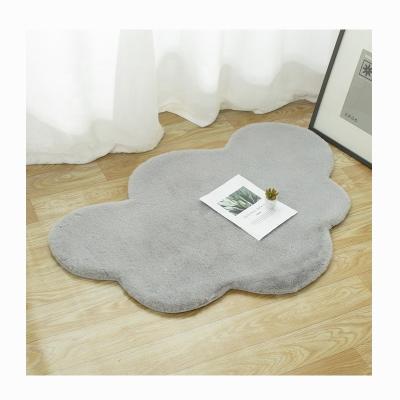 China Non-slip unique portable polyester cloud shape hotel living room custom rugs for sale for sale