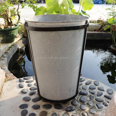 China Europe Wholesale Manufacturer Tall Metal Plant Stand Metal Gold Flower Pot With Wheels for sale