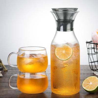 China Sustainable Borosilicate Glass Bottle1000ml /2000ml Scented Fruit Tea Watter Bottle Decorative Hot &Cold Transparent Pitcher For Household for sale