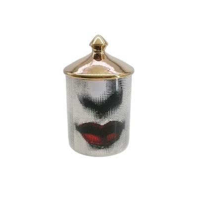 China OEM Luxury Unique Nordic Red Lips ZC Candle Wholesale Large Ships With Storage Gold Tray Jewelry Lid Retro Large Candle Jars for sale