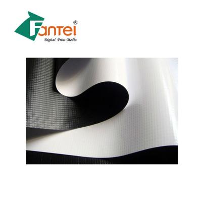 Chine Format large de bannière de PVC 700gsm Blockout du blanc 100m imprimant l'encre UV à vendre