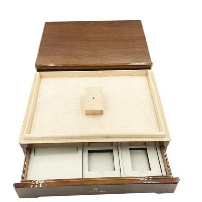 China Handmade luxury piano lacquer black walnut wooden box for iphone for sale