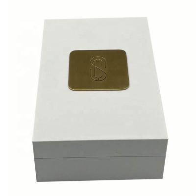 China Handmade White Hot Sale Piano Lacquer Finish Luxury Wooden Perfume Box With Bottle for sale