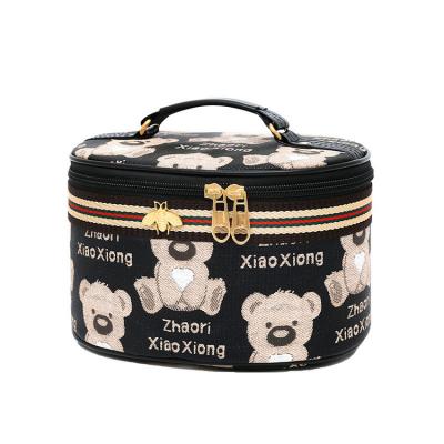 China New 2021 Universal cute classic elegance storage bear bag fashion makeup cosmetic bags handbag for sale