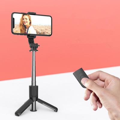 China expandable & Lightweight Selfie Stick Selfie Stick with Tripod Mount and Radio 360 Rotation Portable Plus Remote Extendable Phone Holder for sale