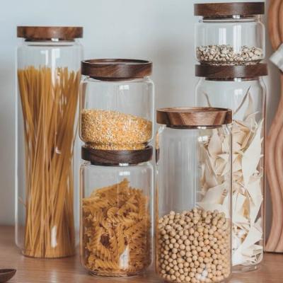 China Freshness Preservation Vintage Style Kitchen Storage Jar Borosilicate Glass Storage Jar With Bamboo Lid for sale