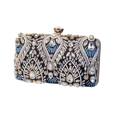 China 2020 High Quality Europe and America Catwalk Banquet Handbag New Factory Direct Handheld Evening Clutch Beaded Clutch Bag Model for sale