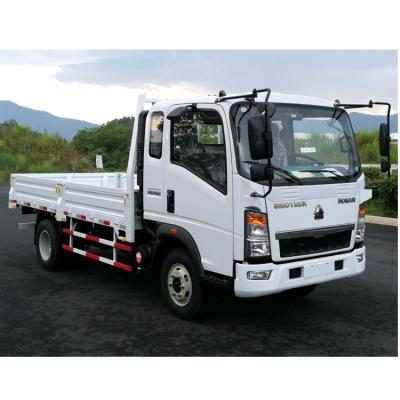 China sinotruk howo 4X2 diesel small cargo barrier truck for philippines 6100X2280X2460mm for sale