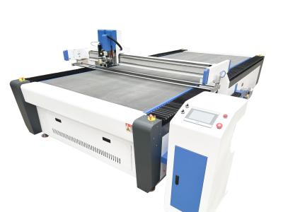 China AC380V Automatic Garment Cutting Machine Oscillating CNC Apparel Cutting Machine for sale