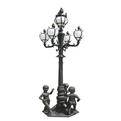 China Beautiful Garden Victorian 3 Cast Aluminum Post Vintage Lamp Post Street Lamp Light Garden for sale