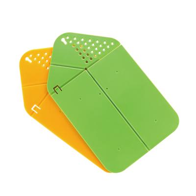 China New Kitchen Tool Sustainable Chopper Easy Clean PP Material Plastic Folding Cutting Board for sale