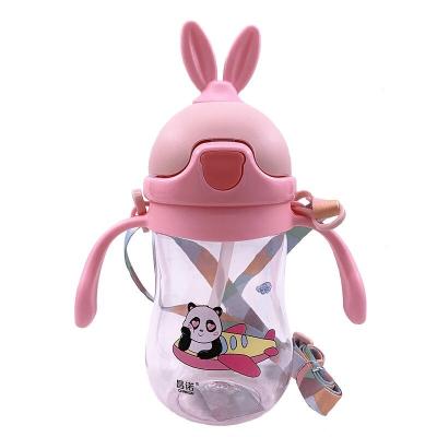 China Nitrosamine Free Everystep Baby Drink Water Bottle Rabbit Cup With Handle for sale