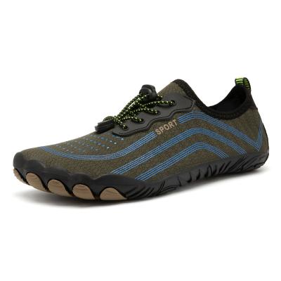 China Fashion trend free sample light weight quick-drying barefoot shoes beach shoes non-slip aqua shoes for sale