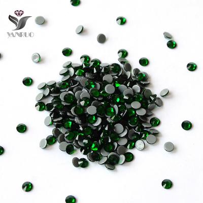 China Flatback Emerald Flatback Crystal Rhinestones Custom Bling Hotfix for Apparel for sale