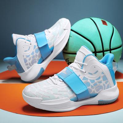 China Fashion Trend Basketball Shoes Men's Light Weight New And Breathable High Top Student Running Shoes Outdoor Sports Shoes for sale