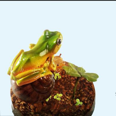 China China Custom Design Cartoon Frog Resin Figure Frog Polyresin Figure With Base for sale