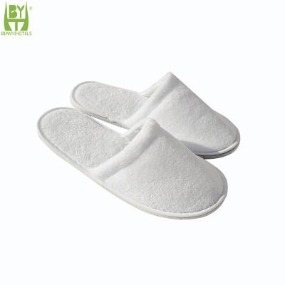 China Factory Price Luxury Hotel Lightweight Winter Use Thick Furry Disposable Slipper for sale