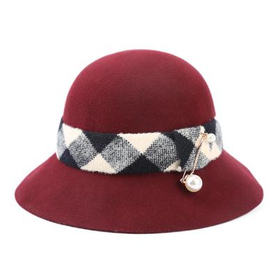 China Fashion Lady HoundstoMonochrome Women's Fashion Lady HoundstoMonochrome Bucket Hat Autumn And Winter Pearl Ribbon Bucket Wool Felt Hats Wholesale for sale