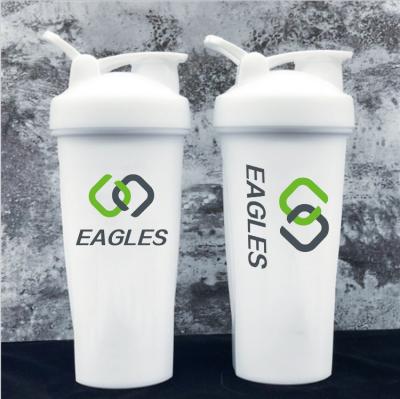 China Viable Non-Toxic Plastic Water Bottle Shake Cups Durable With Lid Protein Shaker Sports Bottle for sale