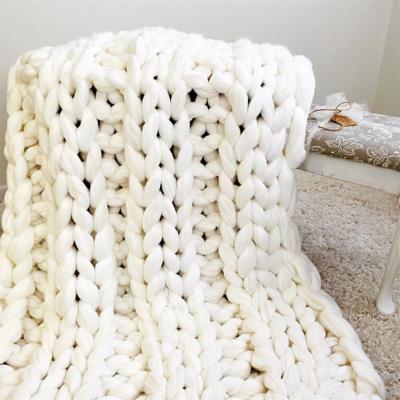 China Amazon Chunky Knit Luxury Throw Blanket Lounge Customized Large Cable Knit Crochet Polyester Throw Blanket For Baby Winter for sale