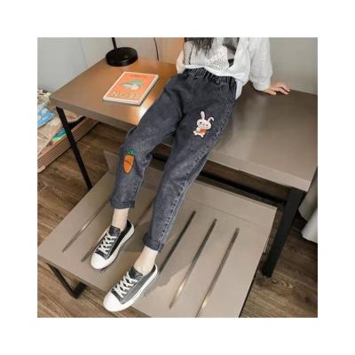 China Girls High Quality Long Lasting Ripped Loose Over The Knee Girls Jeans Light Color Kids Tracksuit for sale