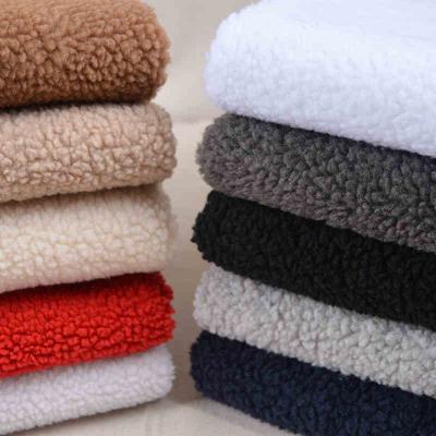 China Dyeing Thick 850gsm Polyester Fabric Keep Warm For Sewing Winter Coat for sale