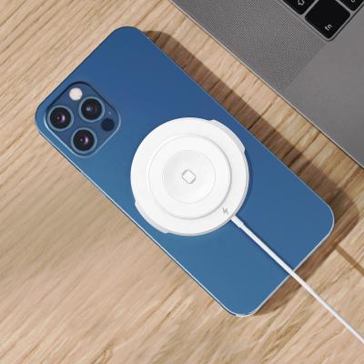 China Portable Fast Magnetic Wireless Charger 15w 3in1 Qi Absorption Wireless Charger Stand 3In1 Wireless Phone Charger For Iphone14 Iwatch Radio Charging Station for sale