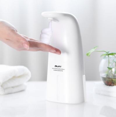 China 300ml desktop smart portable AA Battery automatic hand sanitizer dispenser home bathroom touchless foam soap dispenser for sale