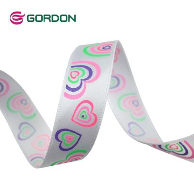 China Sustainable Satin Ribbon With Heart Screen Ink Printed For Flower Wrapping for sale