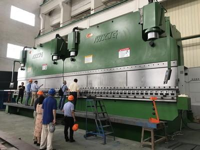 China 1200Tons LVD CNC Tandem Press Brake Machine 100- 3000 Tons Table Length 2 - 12m for sale