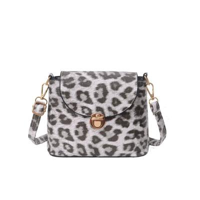 China Wholesale Daily Cross Body Bag Leather Phone Bag Leopard Print Leather Cross Body Bag For Women Leopard Purse for sale