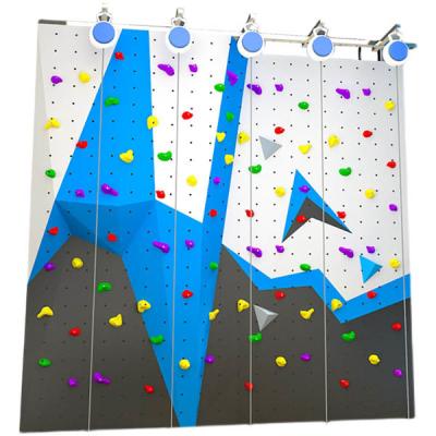 China Artificial Auto Belay Climbing Wall Resin Material For Amusement Park for sale