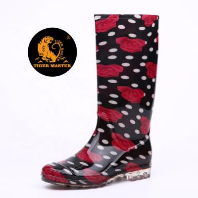 China PVC Red Rose Fashion Women Shiny PVC Rain Boots For Rain for sale