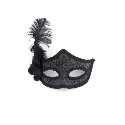 China Environmental Friendly Halloween FabricMask With Ostrich Feather for sale